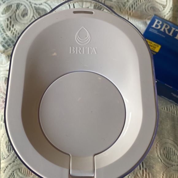 Tahoe Water Pitcher by Brita - Picture 2 of 10